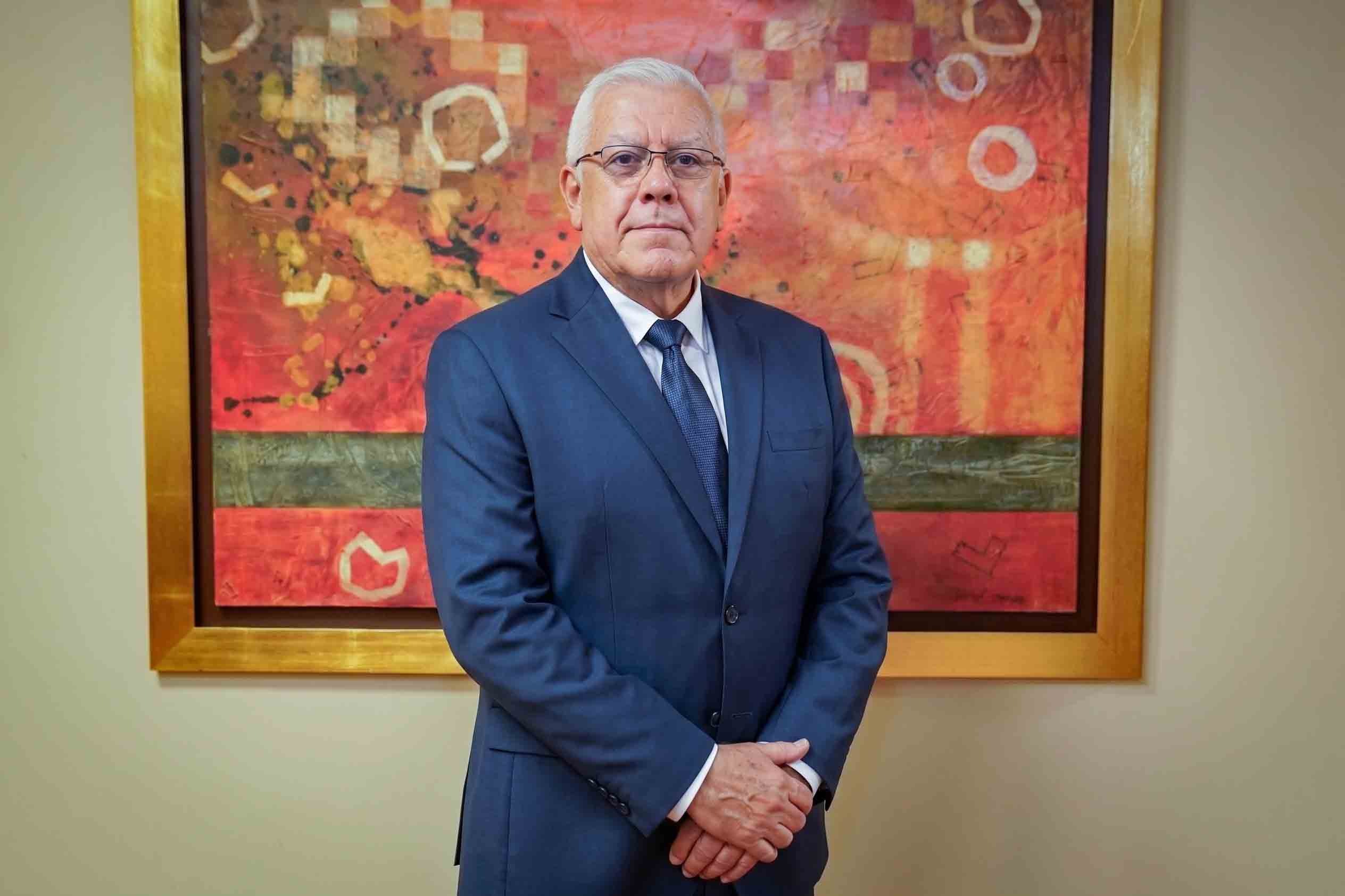 Carlos Fernando Javier Butrón Fernández