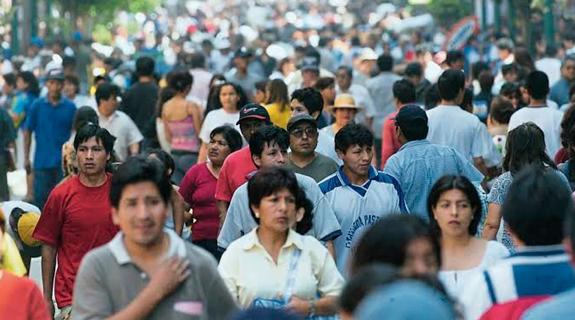 El progreso social del Perú avanza apenas 0,2 puntos y revela una década de avances desiguales