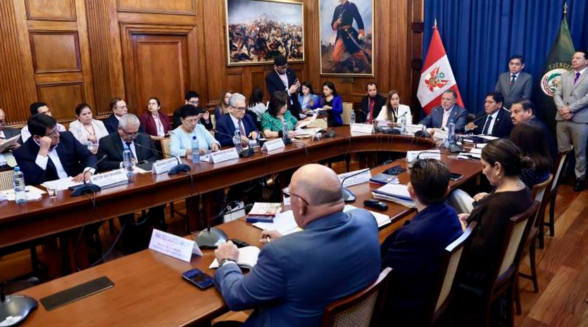 CCL reconoce a los senadores que hicieron posible la aprobación de facultades legislativas y exhorta al pleno a concluir el proceso