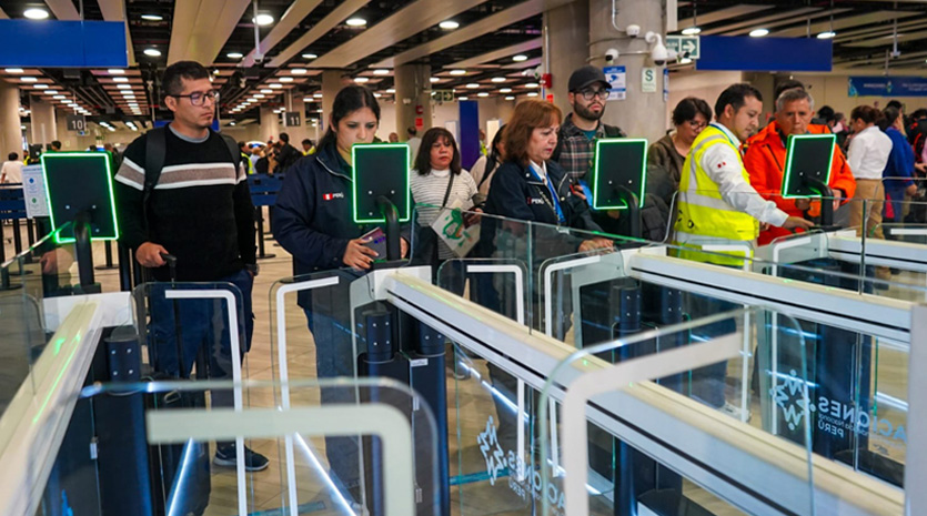 CCL destaca respuesta efectiva del Gobierno: las 33 cabinas de migraciones y los controles digitales ya operan al 100 % en el aeropuerto Jorge Chávez